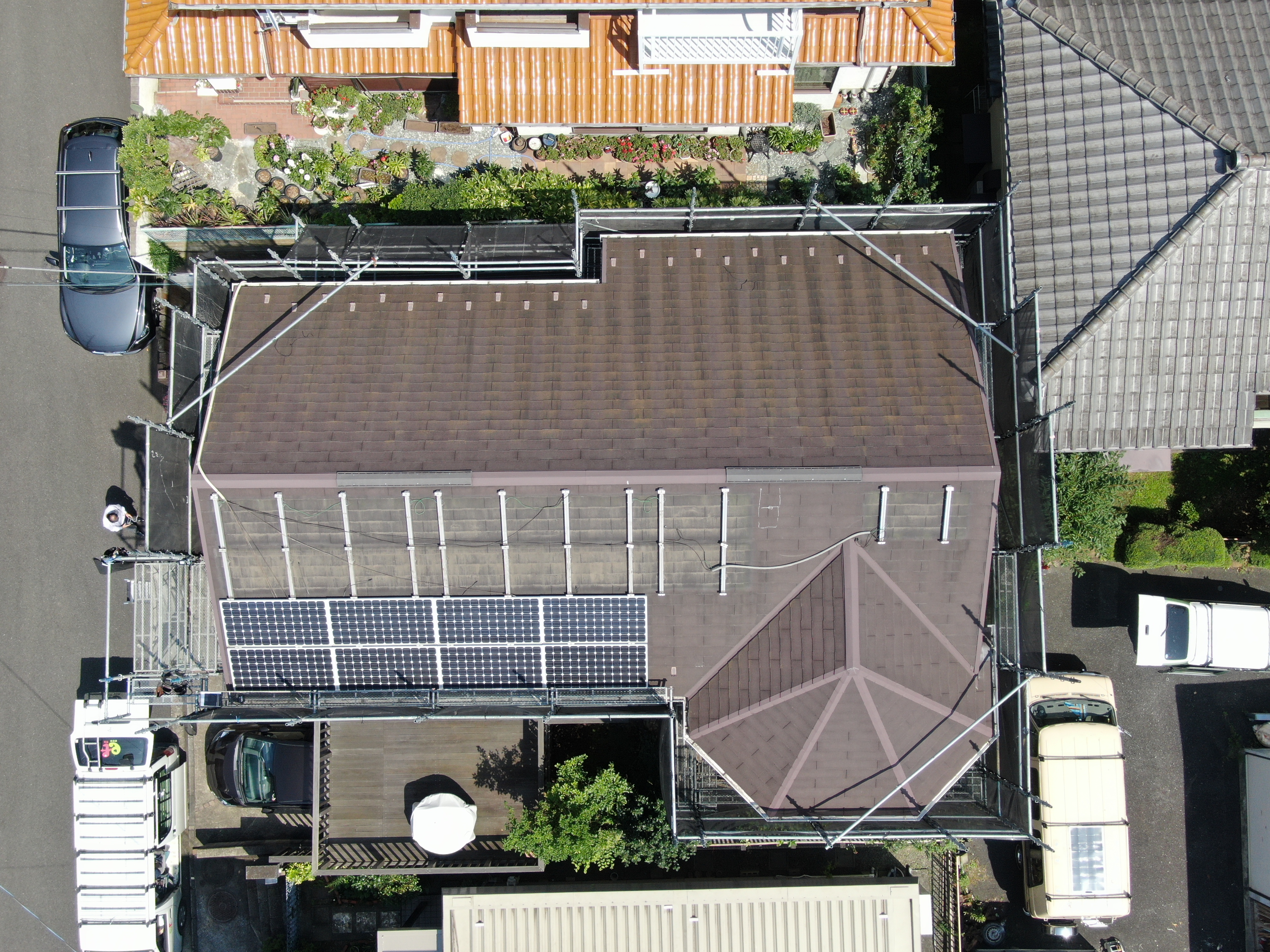 屋根葺き替え・塗装工事（太陽光パネル脱着）
